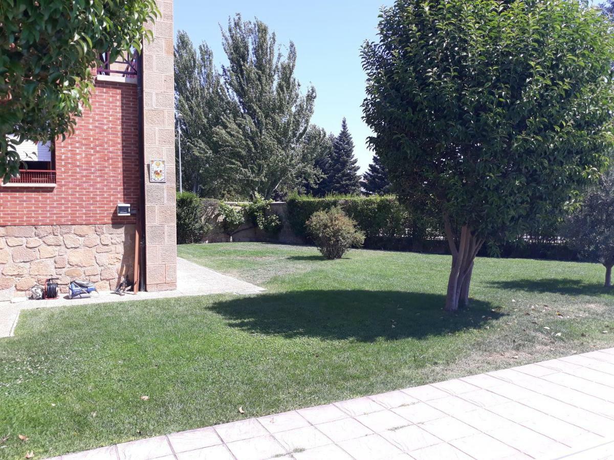Preciosa Casa Independiente Con Piscina Cubierta Y Gran Jardin Privados Haro Exterior foto
